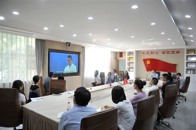 不忘入党初心 聚力学校发展——棠外教辅党总支第一支部召开支部党员大会