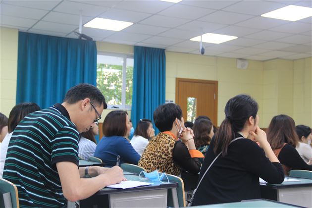 初心如磐 使命在肩 奉献有我 砥砺奋斗——高中部全员学习董事长黄波的重要讲话