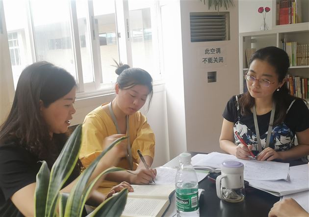 探秘海底世界 寻访科学国度——棠外附小整书阅读研究工作室开展活动