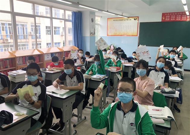 信笺传千里 情谊抵万金——棠外学子与法国笔友共谱抗疫同心曲