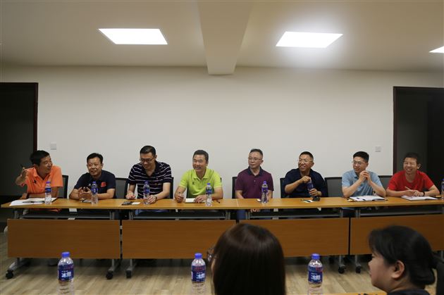 牢记使命 追梦前行——我校举行高三男子足球班毕业留影活动暨温江男足班工作研讨会