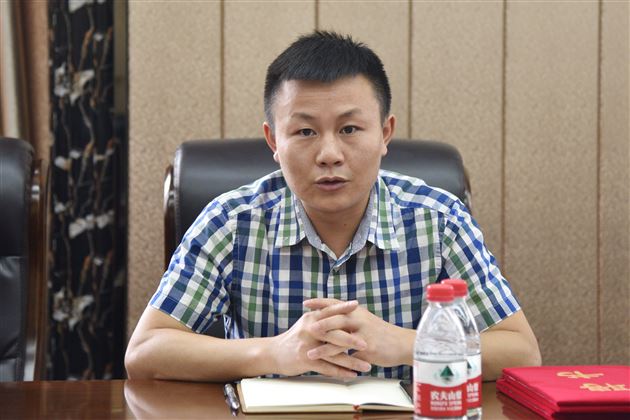 我校聘请西航港社区卫生服中心办公室主任张勇为“健康副校长(园长)”