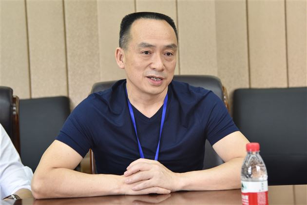 我校聘请西航港社区卫生服中心办公室主任张勇为“健康副校长(园长)”