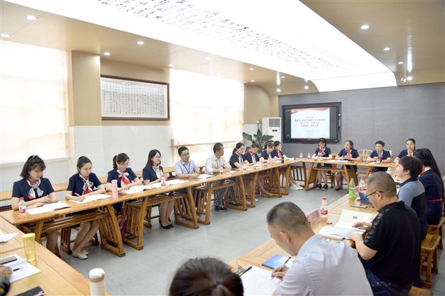 市、区教研员莅临我校指导棠外思政课一体化建设工作