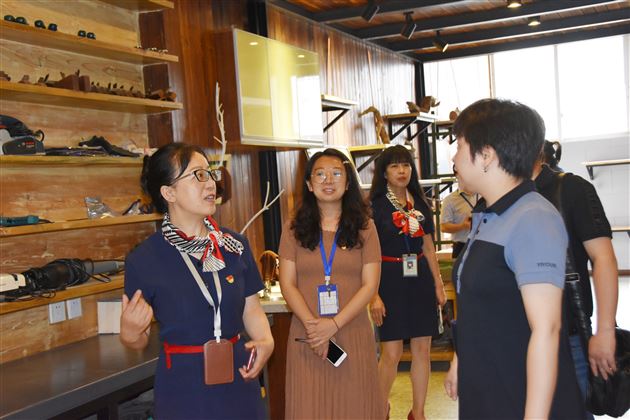 市、区教研员莅临我校指导棠外思政课一体化建设工作