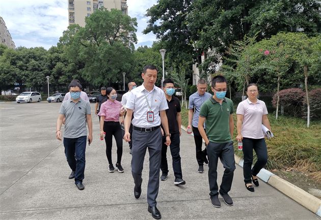 成都市委组织部党员教育中心领导调研我校“微党校”建设工作