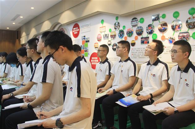 看棠外学子中流击水 望青年一代挥斥方遒——我校高中第十七期青年学生党校第二次培训学习