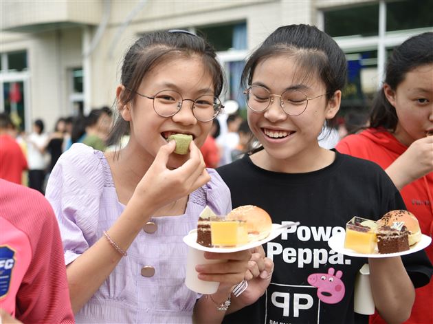 感谢世上爱我的人和我爱的人——我校附小隆重举行2020届毕业典礼