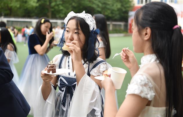 感谢世上爱我的人和我爱的人——我校附小隆重举行2020届毕业典礼