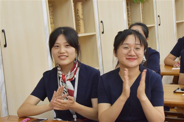 棠外附小新教师试用期转正评审会顺利召开