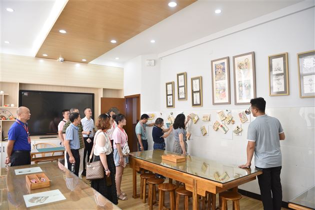 成都市大邑县教育系统党建工作观摩学习团莅临棠外学习交流校园党建工作