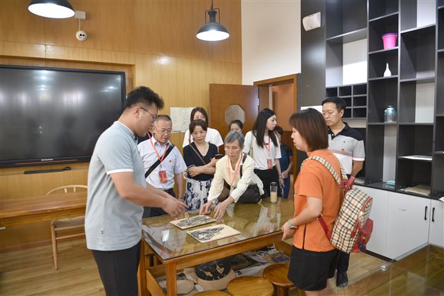 成都市大邑县教育系统党建工作观摩学习团莅临棠外学习交流校园党建工作