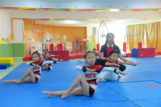 北京大学董进霞教授莅临棠外实验幼儿园指导