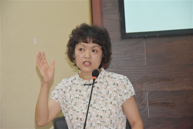 孙晓晖名师工作室到附小开展培训活动