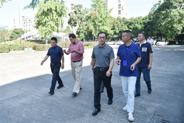 成都市双流区人大常委会党组书记、主任陈琳一行莅临棠外慰问优秀教师代表