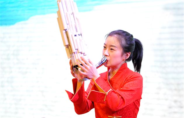 “乐动蓉城”高雅音乐进校园展演活动走进我校