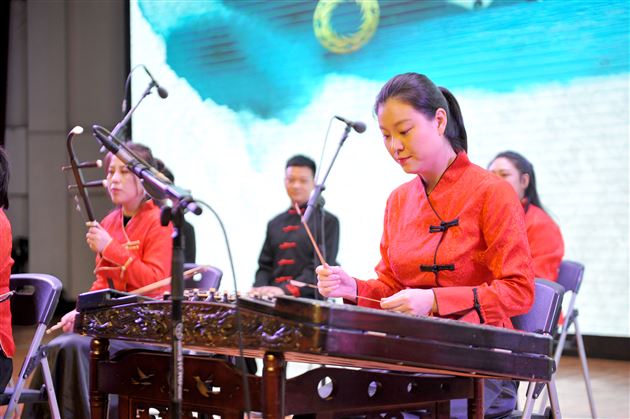 “乐动蓉城”高雅音乐进校园展演活动走进我校