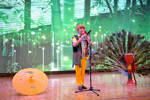 “乐动蓉城”高雅音乐进校园展演活动走进我校