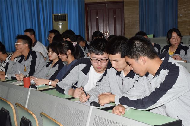 高2019级举行学生会干部竞选活动