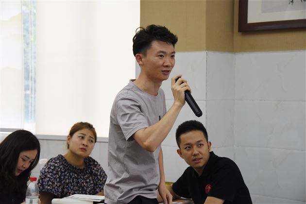 立足课标聚焦解读 紧扣教材建构策略——成都市双流区教科院付建勇老师莅临我校做教材解读