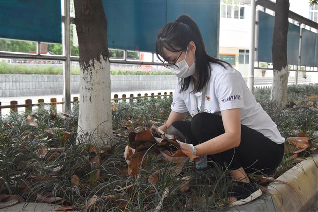 为民服务我行动 与党同行我自豪