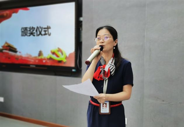 为民服务我行动 与党同行我自豪