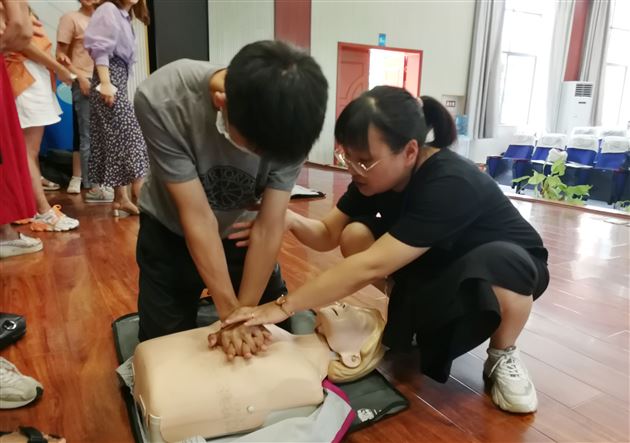 人道 博爱 奉献——记“双流区2020年学校应急救护员知识技能”培训会