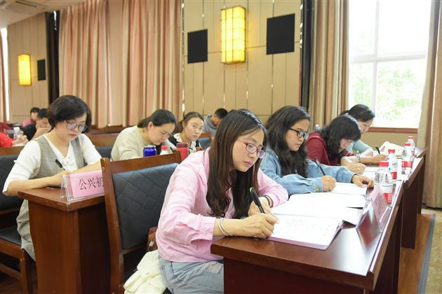 以研促教 协同并进——棠外承办双流区教学评一致性子课题初中第四联组第二次工作研讨会