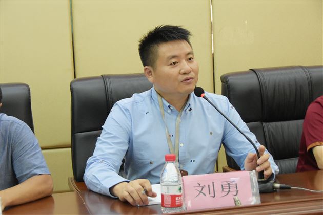 棠外初中校长助理刘勇