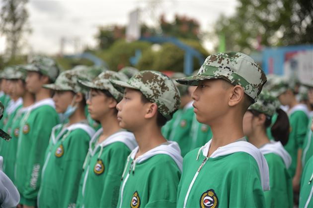 褪去稚气 收获成长——记棠外初2020级新生军训