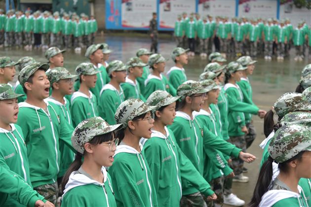 褪去稚气 收获成长——记棠外初2020级新生军训