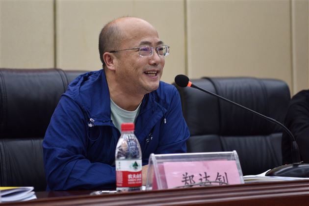 循“教学”之道  探“科研”之妙——我校举行双流区高中第四联组课题开题会