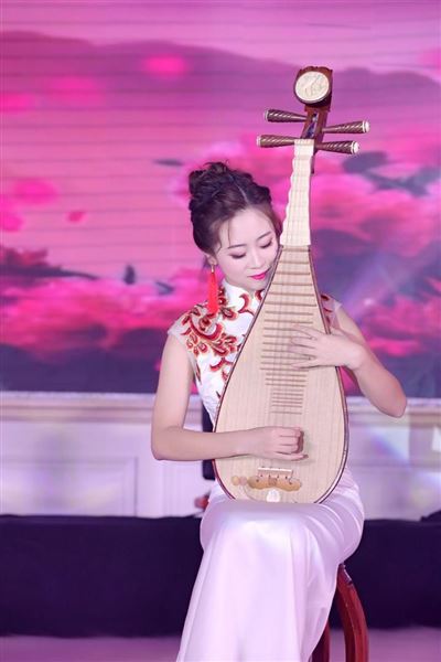 弦歌飞扬展风采——我校音乐教师受邀参加双流区统一战线2020专题文艺汇演