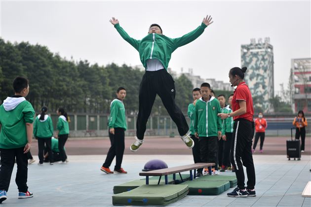 2020年度四川省中小学体育课现场展评研讨活动在棠外成功举办