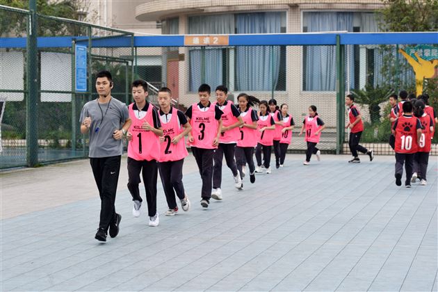 喜报：棠外何军华老师参加2020年四川省中小学体育现场展评课评比获一等奖第一名