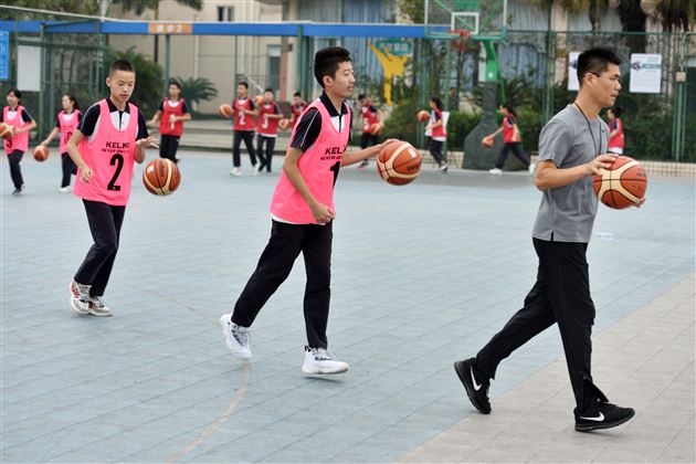 喜报：棠外何军华老师参加2020年四川省中小学体育现场展评课评比获一等奖第一名