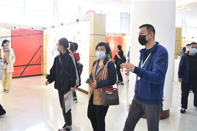 辽宁省学科带头人参观团莅临棠外参观考察