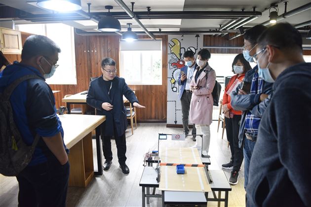 辽宁省学科带头人参观团莅临棠外参观考察