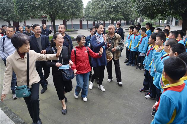 成都棠湖外国语学校“欢度2020年重阳节”活动圆满举行