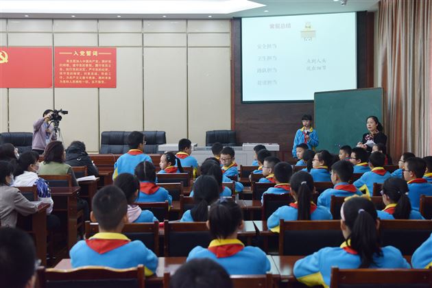 辽宁省学科带头人参观团第二批次莅临我校参观考察