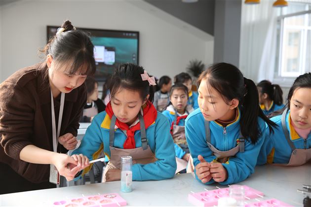 一节甜甜的手工课