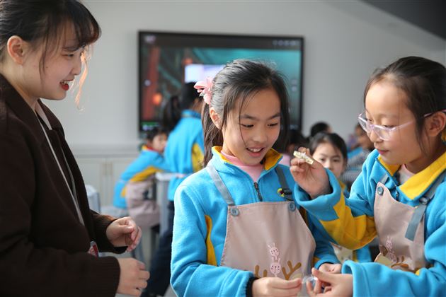 一节甜甜的手工课