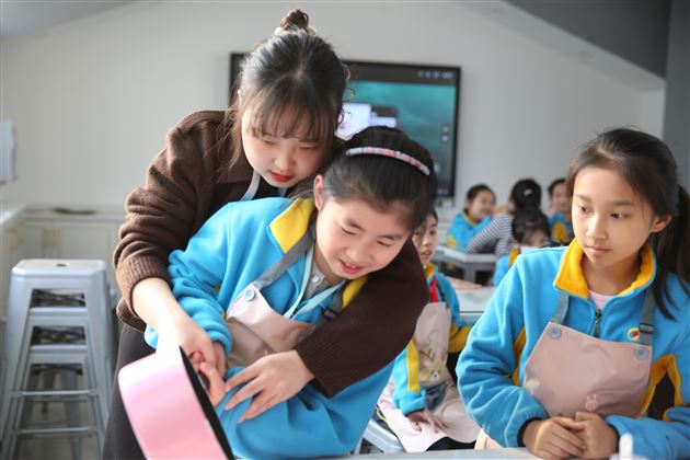 一节甜甜的手工课