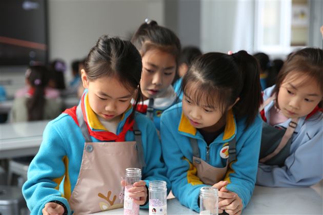 一节甜甜的手工课