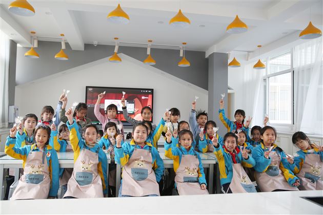 一节甜甜的手工课