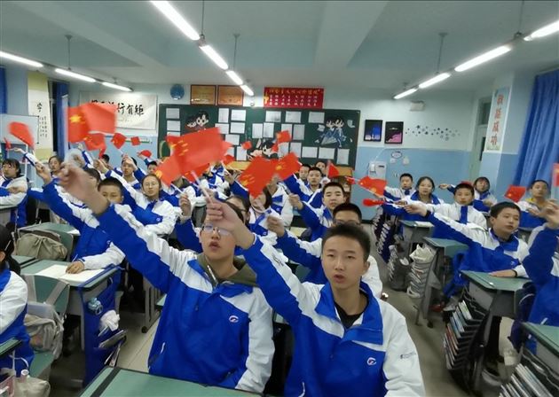 唱红歌 爱祖国——棠外初2019级开展红歌传唱活动