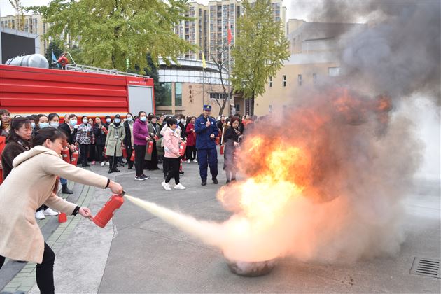 消防安全重于泰山——棠外举行2020年度消防安全培训演练活动