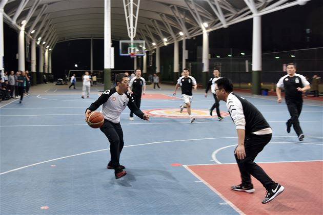 球场争霸 我是全明星——记棠外教职工篮球俱乐部全明星赛