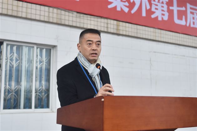 棠外理事长黄波宣布运动会开幕