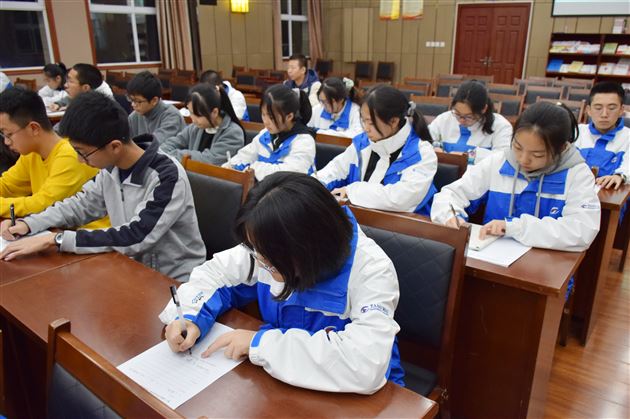 不忘初心，牢记使命，迎接时代挑战——棠外高中部第十七期学生团员第二次团校团课培训圆满举行